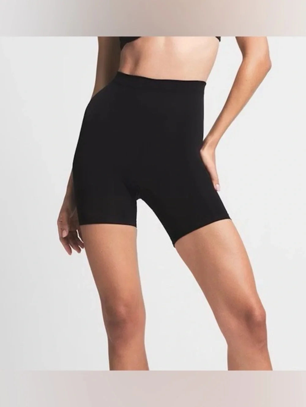 NWOT SKIMS Seamless Sculpt Mid Thigh Short Shapewear Onyx Black - Size XS